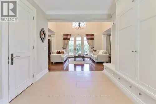 Elegant 4 2 Bedroom Home in Mineola Mississauga