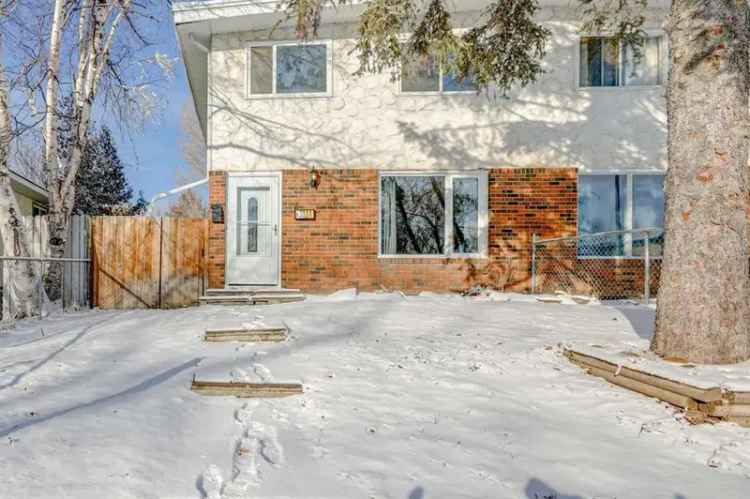 House For Sale in Calgary, Alberta