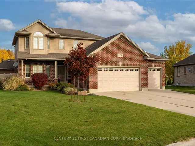 Lucan Family Home: 2100 Sq Ft, Pool, Hot Tub, 3-Car Garage