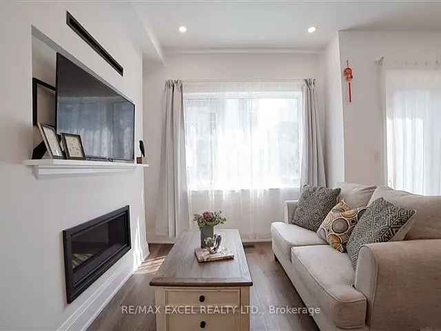 Townhouse For Sale in Mississauga, Ontario