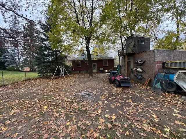 Brick Bungalow On Prime King Rd In Nobleton