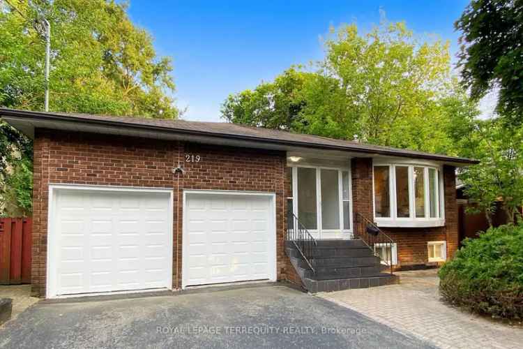 House For Sale in Toronto, Ontario