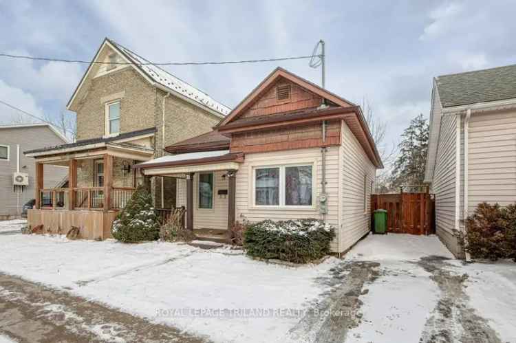 House For Sale in St. Thomas, Ontario