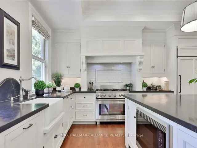 House For Sale in Oakville, Ontario