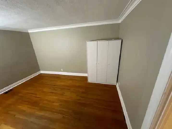 Spacious Room for Rent in Scarborough