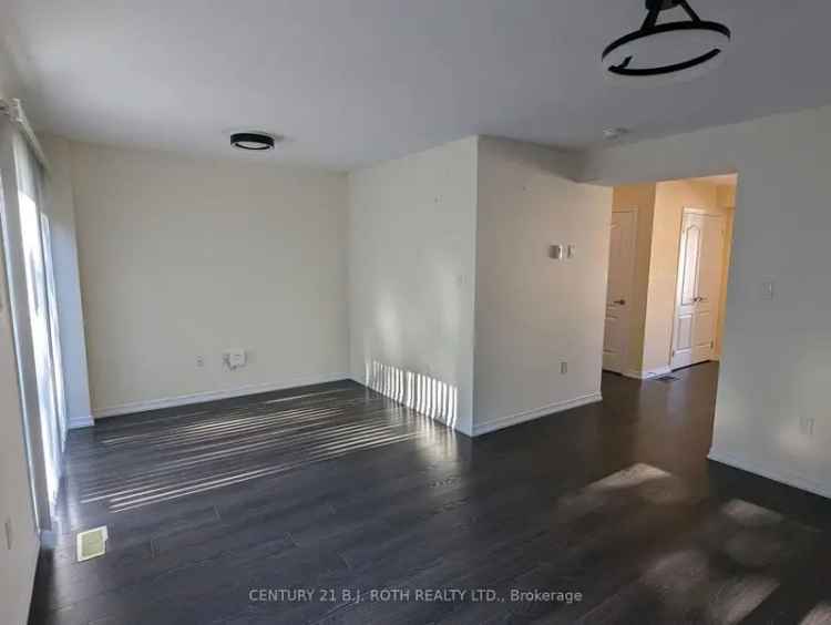 Spacious 3-Bedroom Townhouse Near GO Train