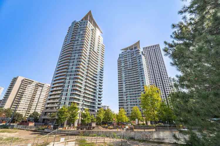 Stylish Bachelor Condo in Daniels Building