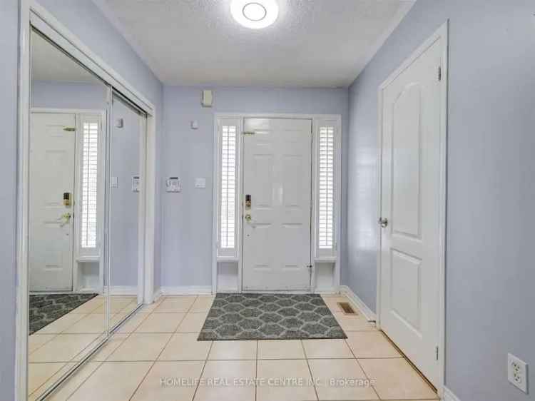 Immaculate 3 Bedroom Freehold Townhouse Near Schools and Parks