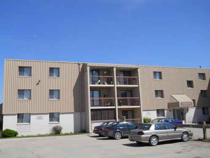 9 Mandalay Dr - Apartment in Winnipeg
