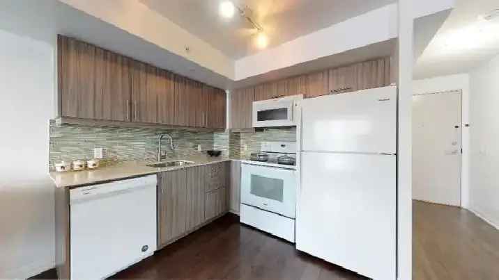 Rent Private Rooms in Luxury Condos Near UFT and Shopping