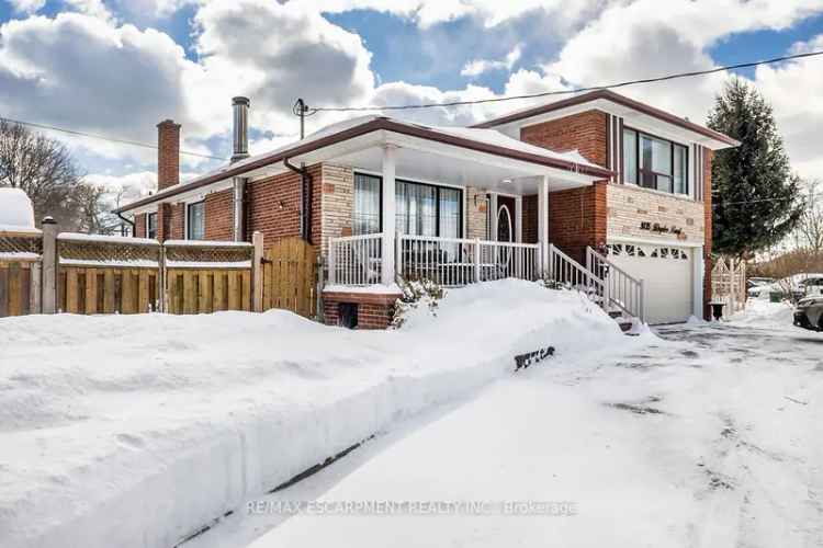 Spacious 3-Bedroom Home in Scarborough Village