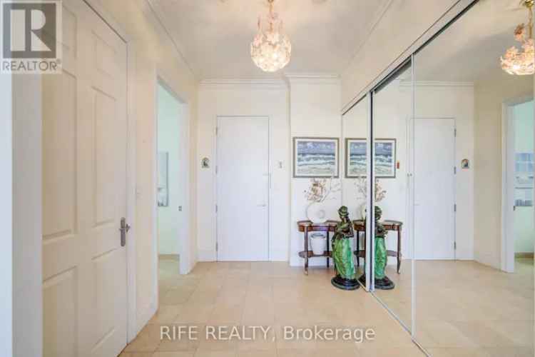 Grand Penthouse with City & Lake Views 2 Beds 3 Baths 2 Parking Spots