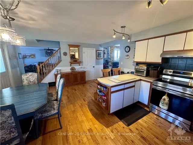 House For Sale in South Stormont, Ontario