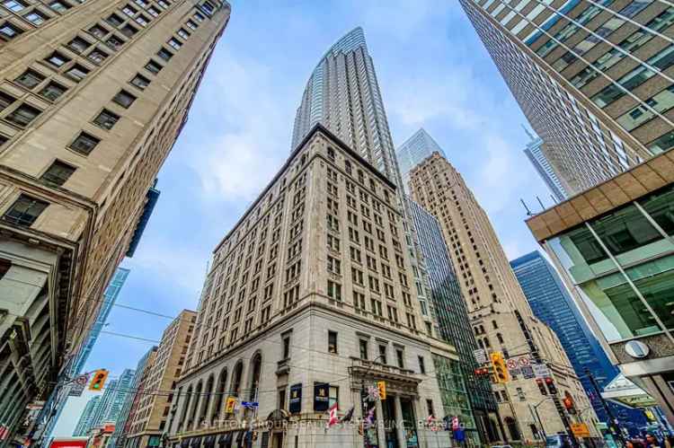 Rent Luxury Suite in Downtown Toronto with Great Amenities