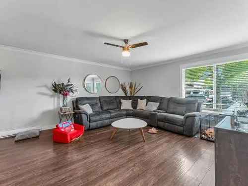 Renovated 3 Bed 2 Bath Home in Cloverdale Surrey