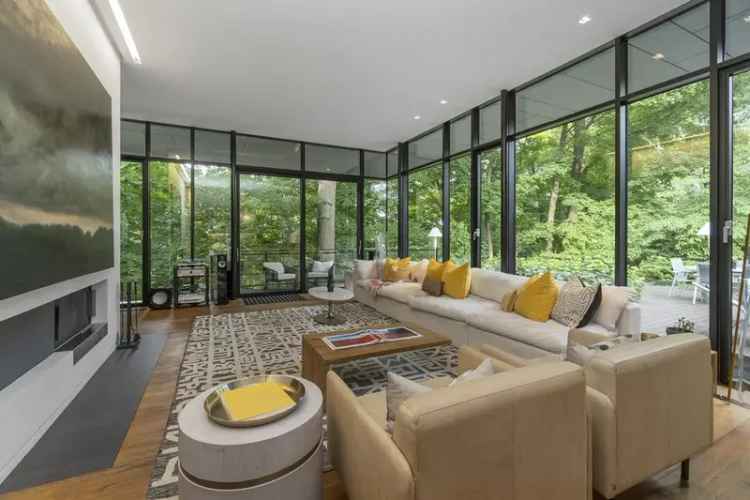 Luxury Meets Nature At This Bruce Kuwabara-Designed Teddington Park Home