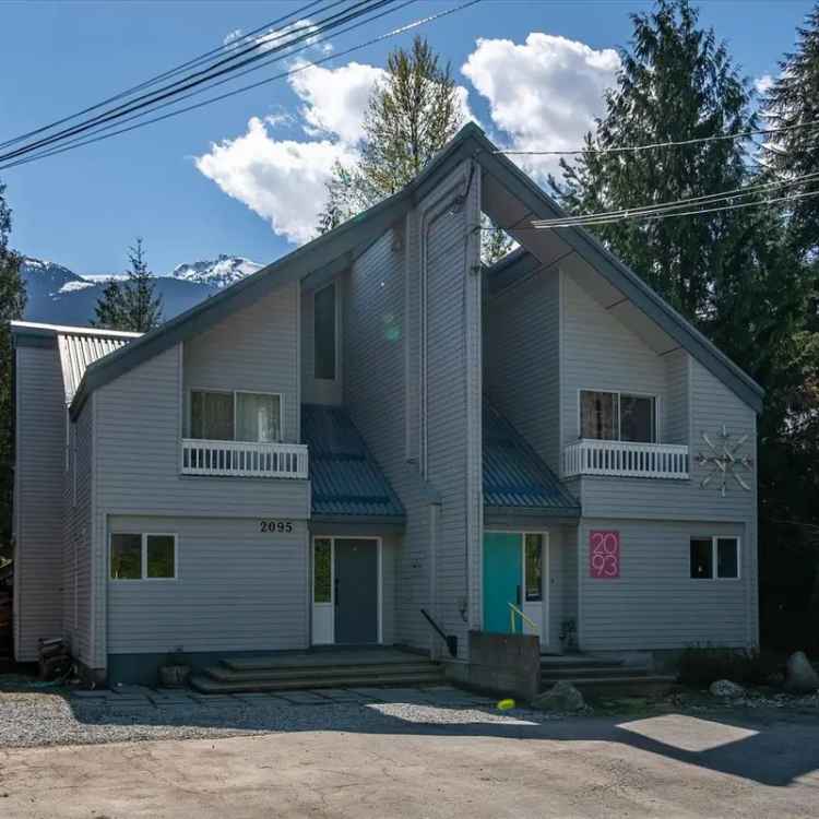 4-Bedroom Duplex Near Whistler Creekside Gondola