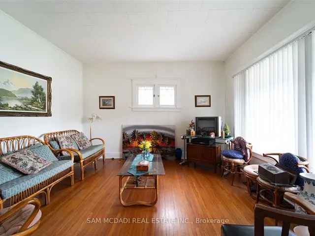 House For Sale in Niagara Falls, Ontario