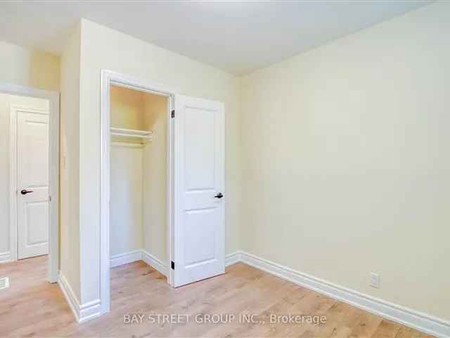 House For Sale in Aurora, Ontario