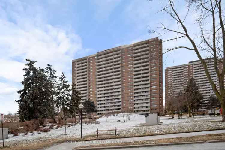 Fantastic 1 Bedroom Condo in Lambton Square with Terrace and City Views