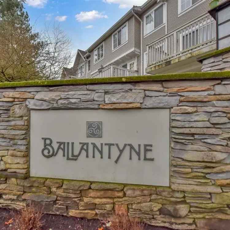 Ballantyne Townhome for Sale: 2 Beds, 2 Baths, Fenced Backyard