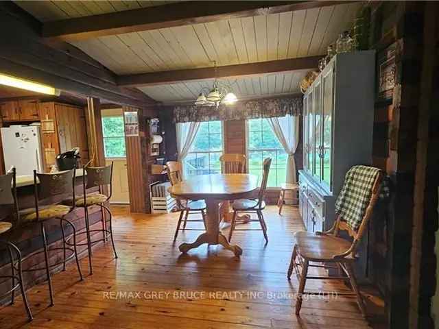 Pike Bay Log Cottage - 2 Bed 2 Bath - Acre Lot - Pool - Updated