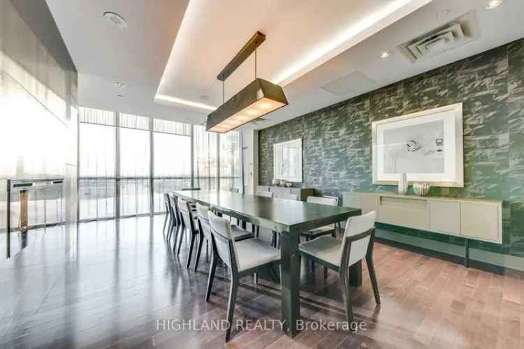 Luxury 11 Condo Square One Area Bright Spacious South Exposure