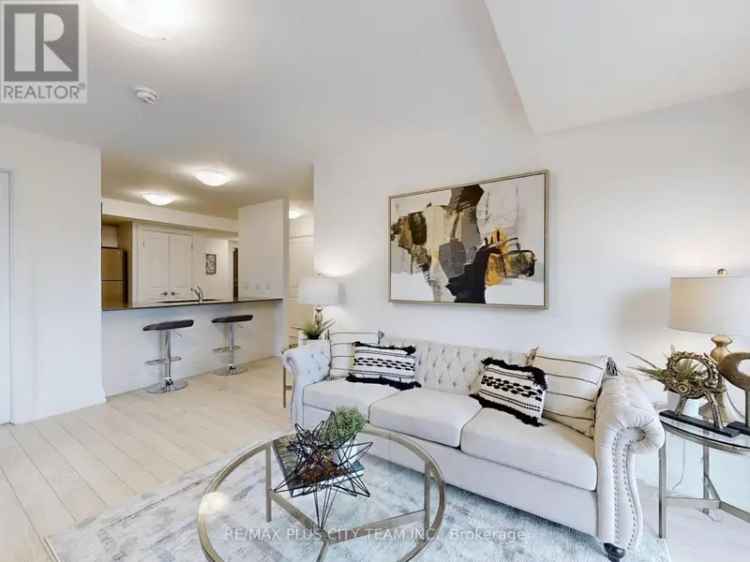 Stouffville Corner Unit 2 Beds 1.5 Baths 865 Sqft