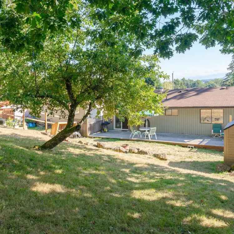 3 Bed 2 Bath Family Home in Central Nanaimo Near Parks and Amenities