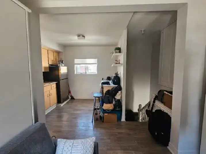 Self Contained Studio Apartment Near U of T