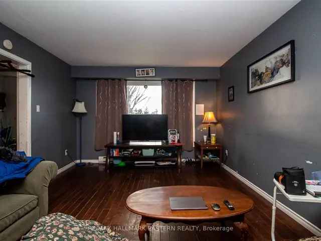 Peterborough Duplex 3 1 Bedroom Units Hardwood Floors Full Basements