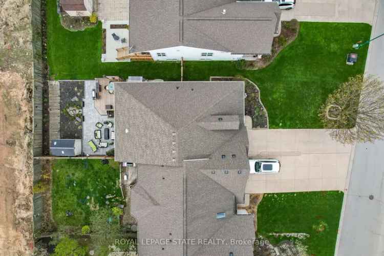 2+1 Bedroom Townhome in Victoria Shores with Finished Basement and Private Beach Access