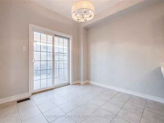 Stunning 3 Bedroom 4 Washroom Townhouse with Finished Basement