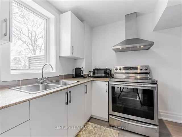 Richmond Hill Detached Home Fully Renovated Spacious Bright