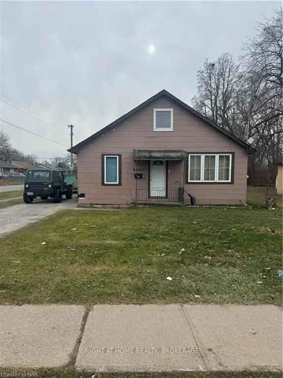 House For Sale in 6360, McLeod Road, Niagara Falls, Ontario