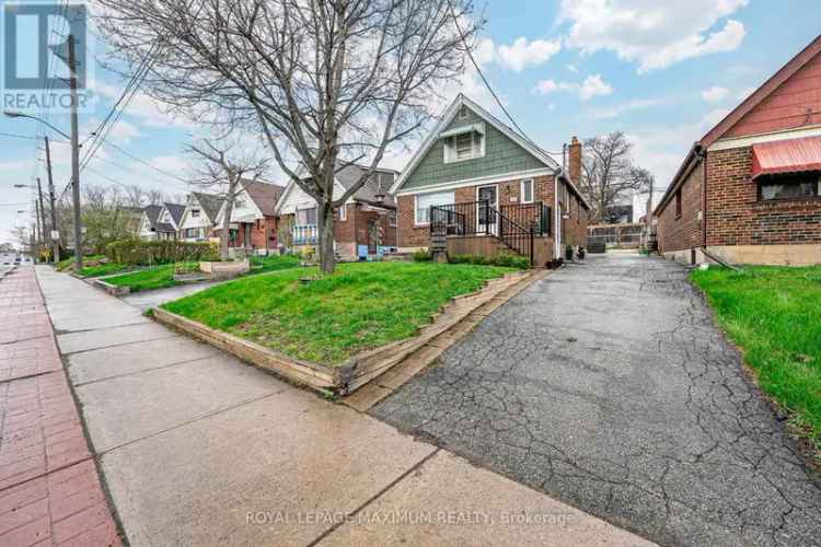 Charming 4-Bedroom Home in Beechborough-Greenbrook