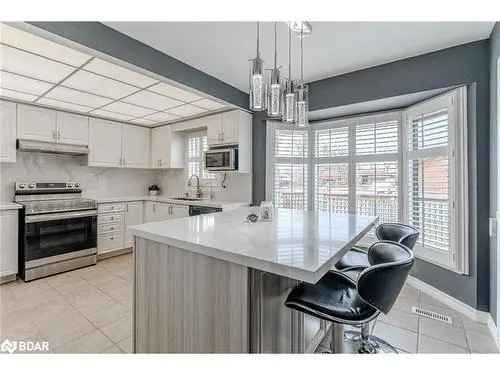 2 Storey Home For Sale in Barrie, Ontario
