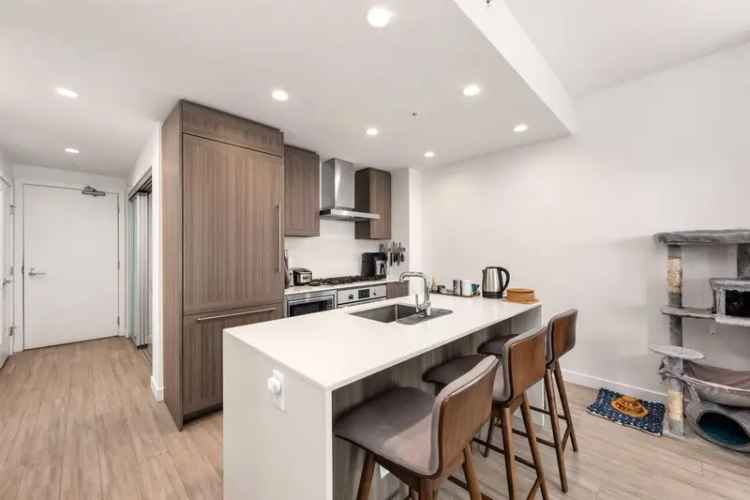 Brentwood Den l BEST VALUE l Stunning Views l Amenities l SkyTrain