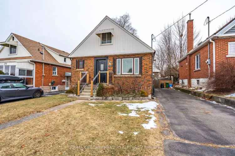 House For Sale in 219, Rodgers Road, Hamilton, Ontario