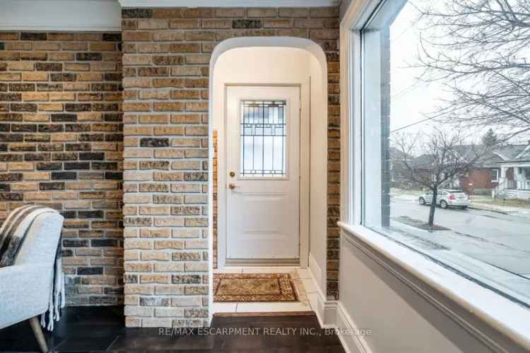 1.5 Storey Home in Homeside - 3 Bedroom, Freshly Renovated