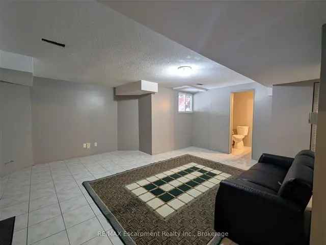 Bachelor Apartment with Parking Central Brampton