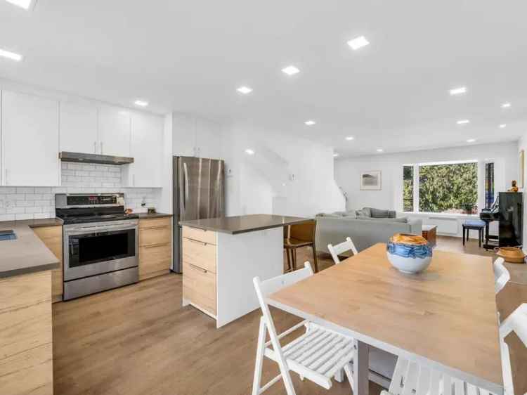Updated 2-Bed + Den End Unit Near Transit and Parks