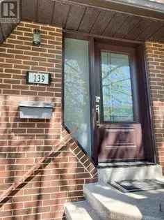 3 Bedroom 3 Bath Townhouse in Toronto