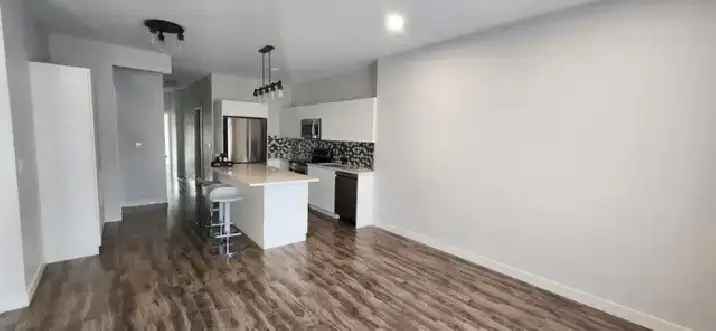 2 Bedroom 2 Bath Condo with Den and Parking