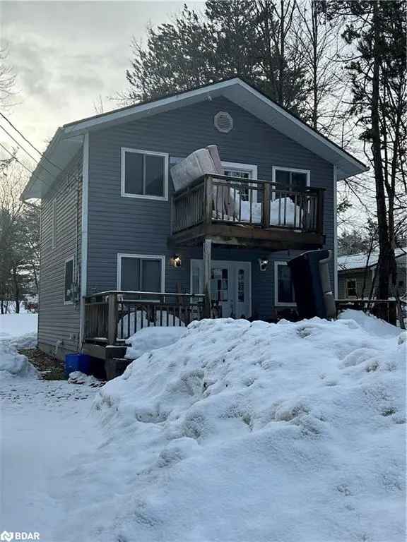 Gravenhurst Lake View Home 2 Story Family Home