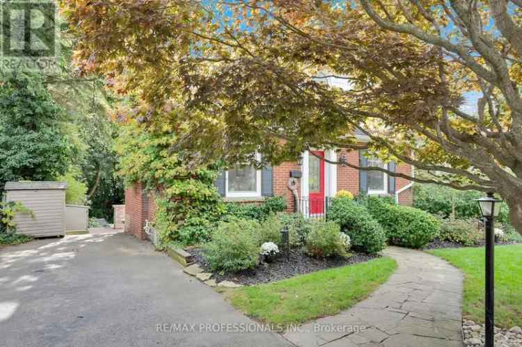 Aldershot Village Oasis: Private Home with City Access