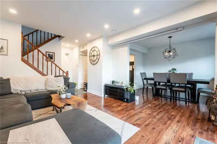 3-Bedroom Townhome near QEW and 407