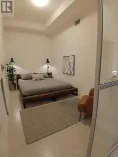 3 Bedroom 2 Bath Condo 253m² Toronto