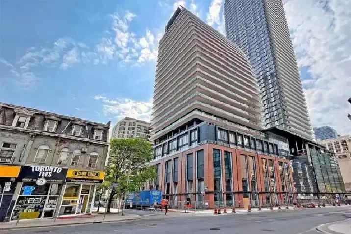 Rent One Bedroom Den Condo in Financial District with Balcony