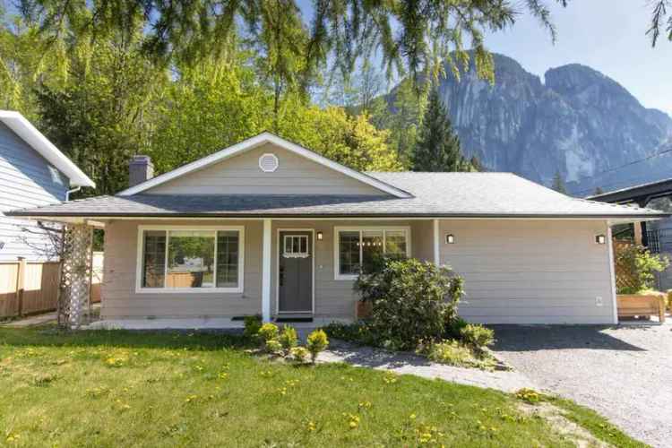 Updated Rancher with Mountain Views and Studio Lock-Off